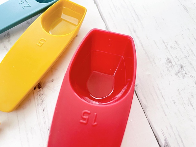 ダイソー　軽量スプーン　マグネット付　メジャースプーン　大さじ　メモリ