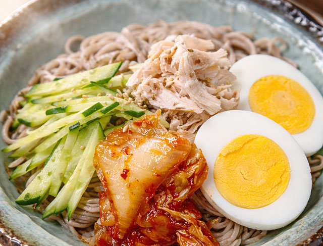 韓国気分™ヤンニョム・チャムソース x 蕎麦で作るマッククス