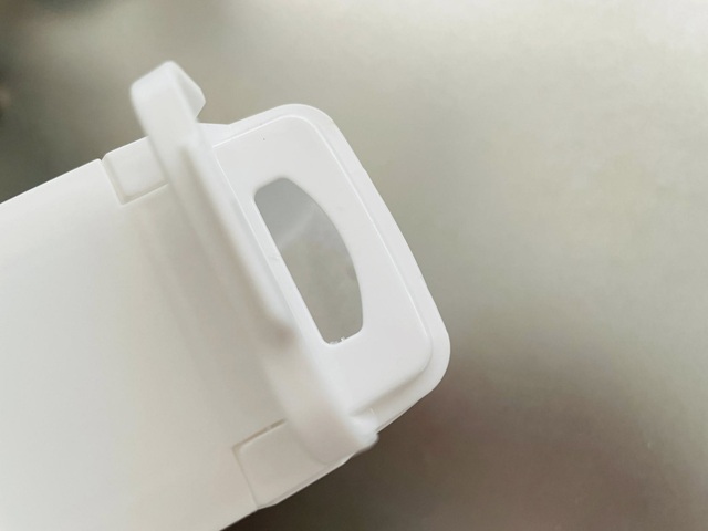 ダイソー　揉んでほぐせる調味料ストッカー　使い分けできる2wayキャップ