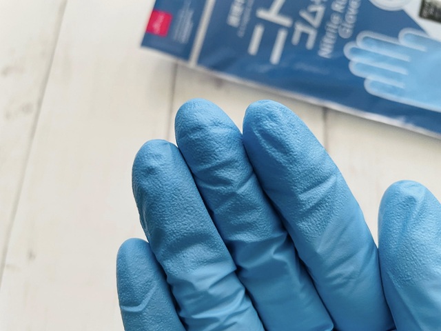 ダイソーのニトリル手袋