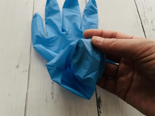 ダイソーのニトリル手袋