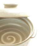 ダイソーの土鍋が可愛くて便利♡お手入れ方法や一年中活躍するレシピを紹介