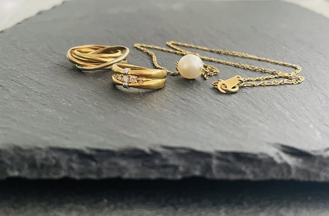 ダイソー　スレートプレート　アクセサリートレーとして