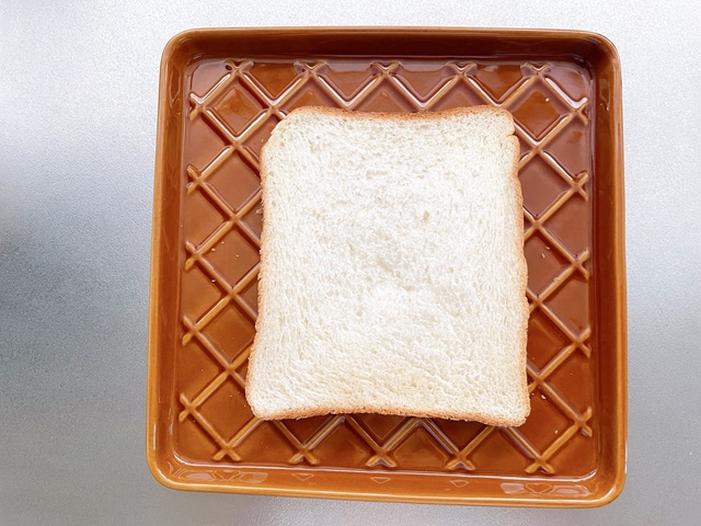 ダイソー　トーストプレート　焼き目が欲しい場合は裏返して加熱する