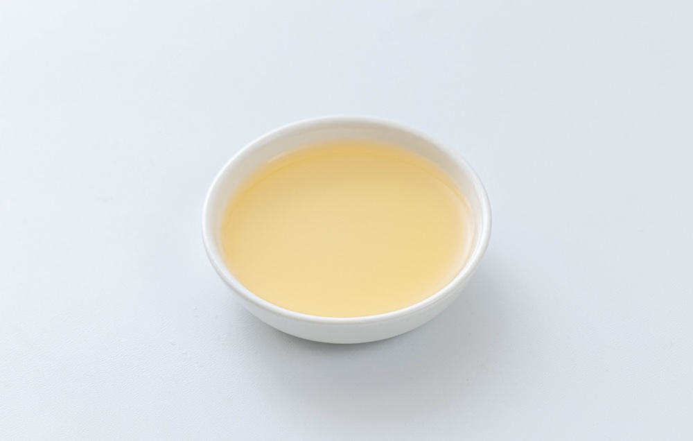 小皿に出したレモン汁