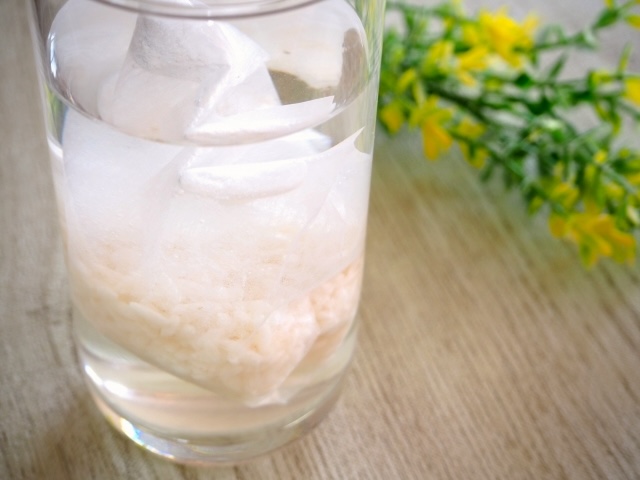 コップに入った麹水