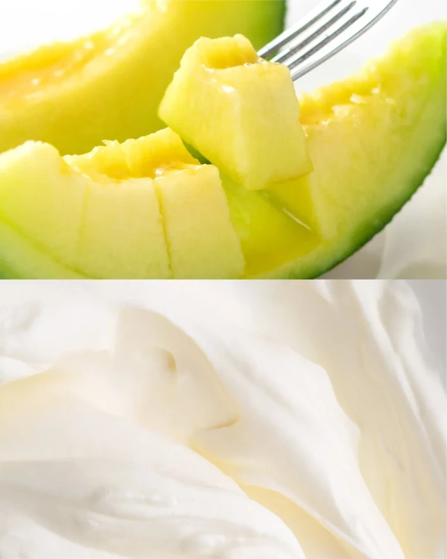 フォークで刺されたメロンと生クリーム