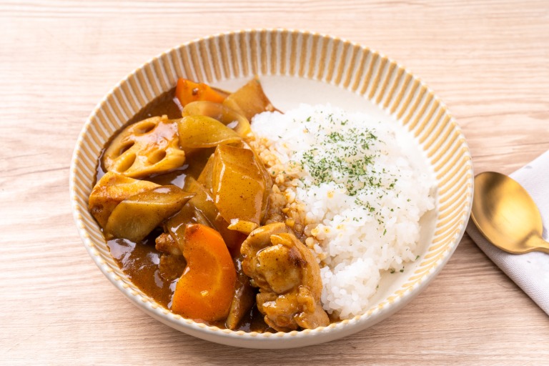 チキン根菜カレー 　お皿