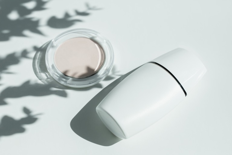 日焼け止め 化粧品 ファンデーション 夏のコスメ