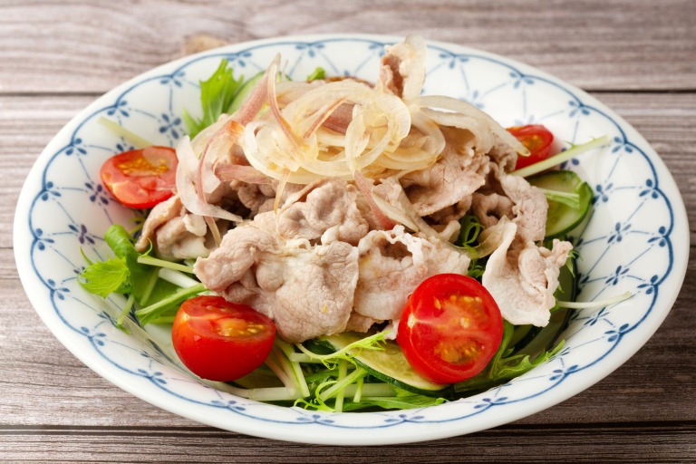 豚しゃぶサラダ　料理