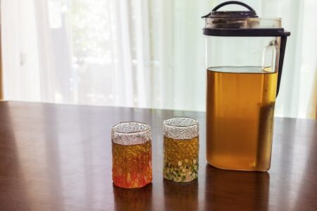 水出し麦茶は何日もつ?日持ちの目安と長持ちさせるポイントを紹介 | Saji+(さじたす)