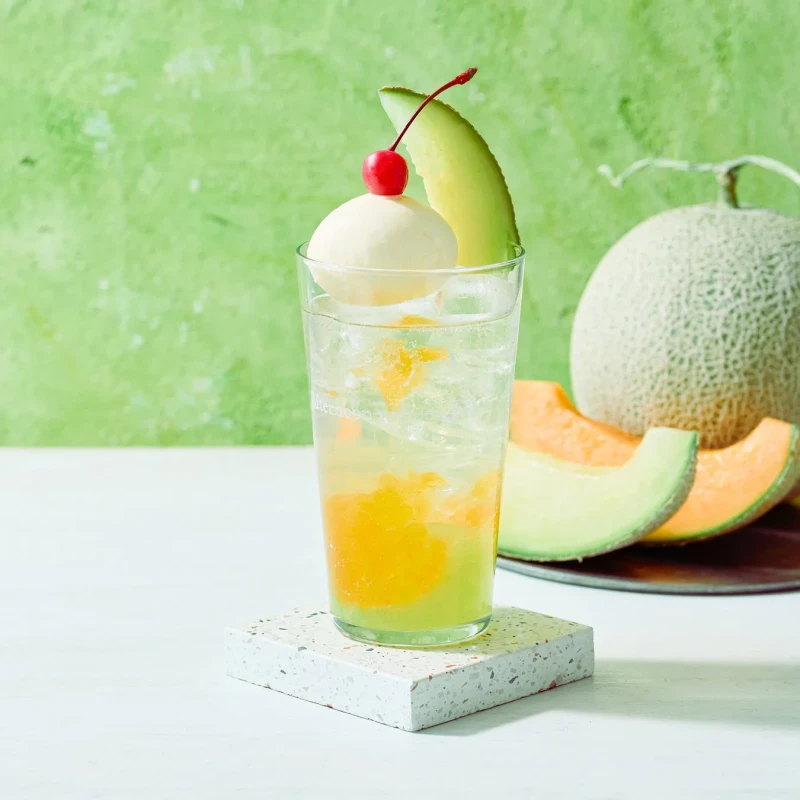 メロンとレモンハーバルティーのクリームソーダ