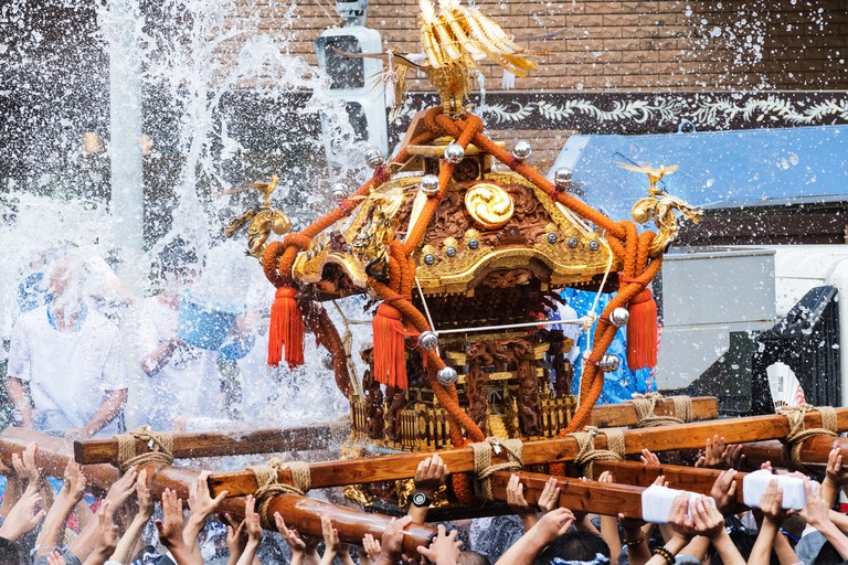 富岡八幡宮例大祭神輿水かけ祭