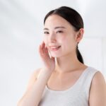 【美容皮膚科医監修】化粧下地と日焼け止め、どっちが正解?|順番・併用・選び方まで完全ガイド