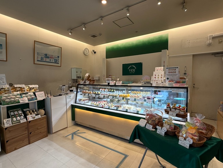 京橋千疋屋 直売所　内観