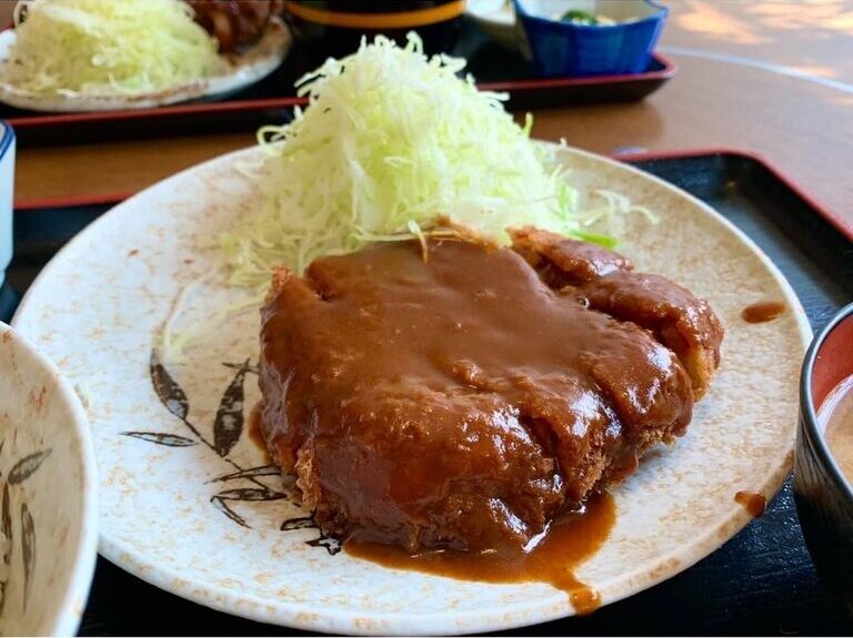 どん平　定食商品写真