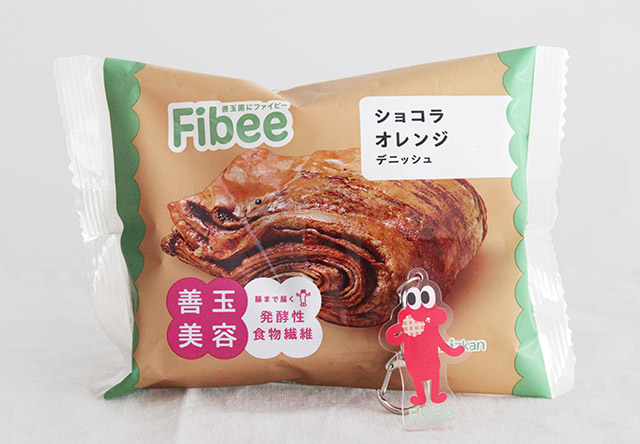 Fibeeブレッド　ショコラオレンジ デニッシュとFibeeキャラクターラクさん