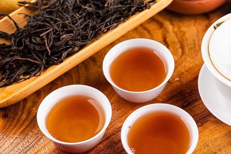 黒烏龍茶　湯呑み