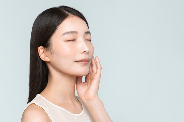 若く美しいアジア人女性のビューティーイメージ