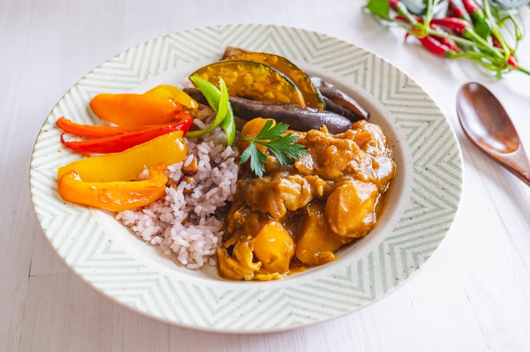 夏野菜のせ雑穀カレー