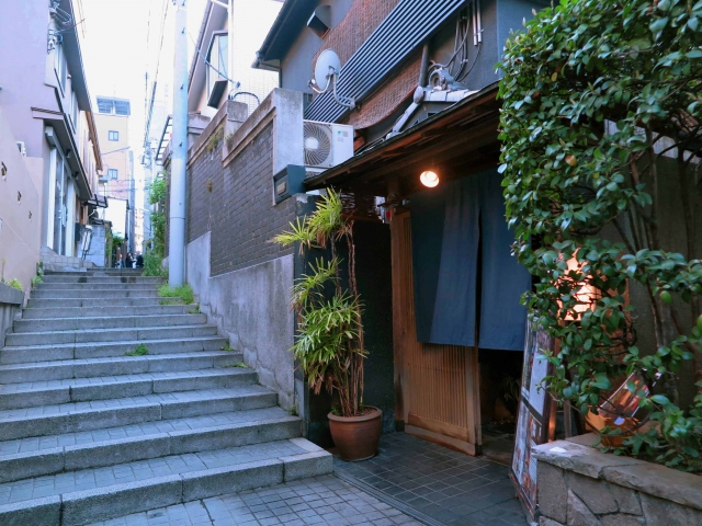 神楽坂の石畳が印象的な路地
