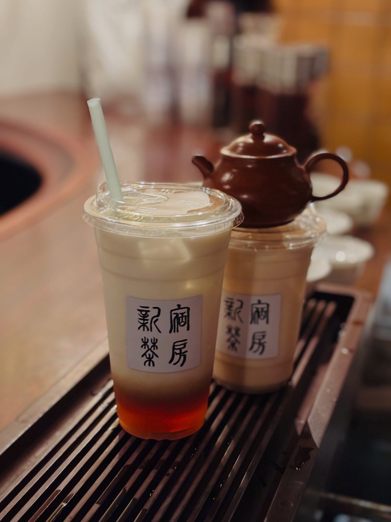 新宿茶房の「雲南紅茶ジャスミンミルクティー」