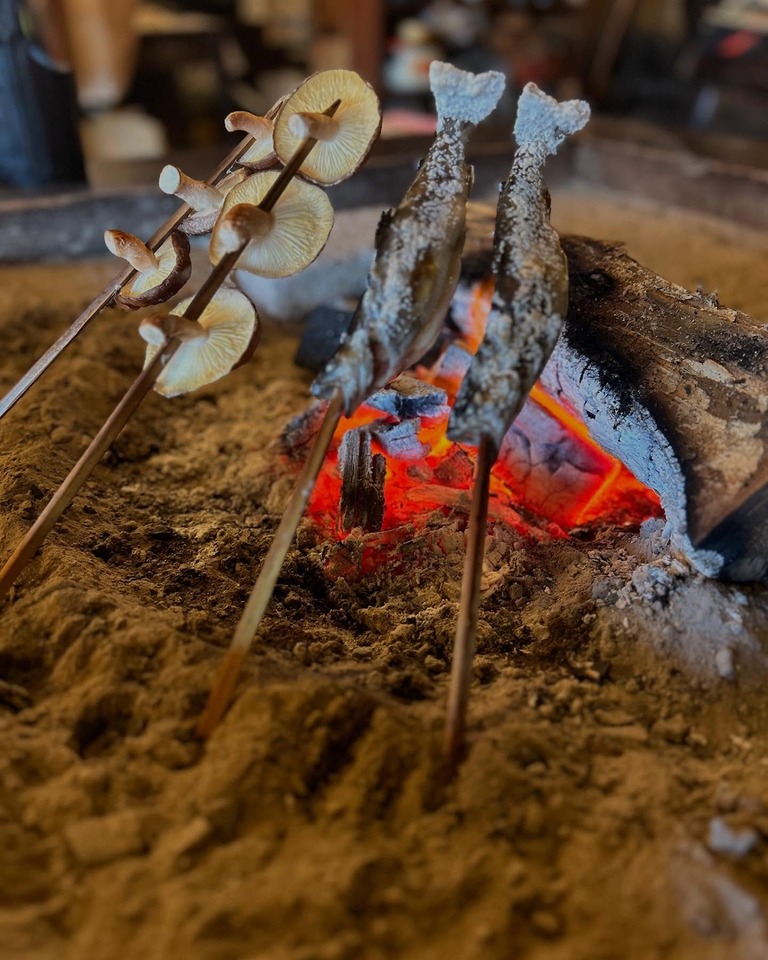 鈴加園　椎茸を焼く様子